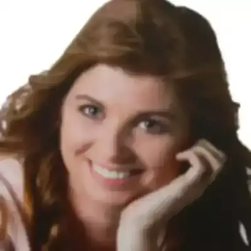 Heather Wright headshot photo