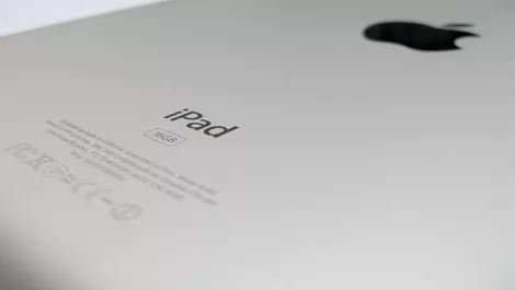 US Air Force to replace manuals with iPads